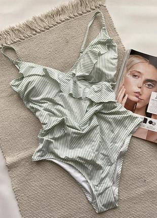 Злитий купальник з рюшами h&m