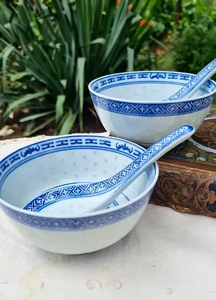Китайская фарфоровая чаша, пиала с ложкой, рисовый фарфор (рисовое зерно).