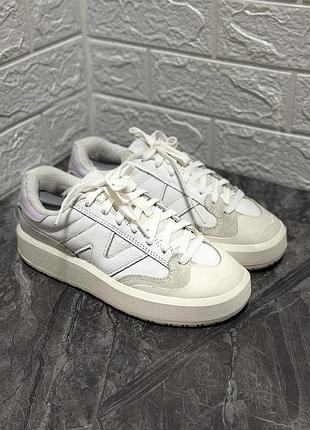 Жіночі кросівки new balance ct302 у білому кольорі з високою платформою