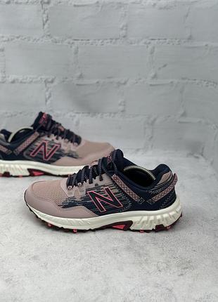 Жіночі трекінгові спортивні кросівки new balance