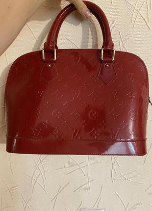 Лакована сумка під louis