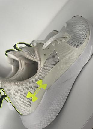 Білі жіночі кросівки under armour 36,5 р спортивні жіночі кросівки under armour charges жіночі білі кросівки з салатовим логотипом under armour 36,5 р