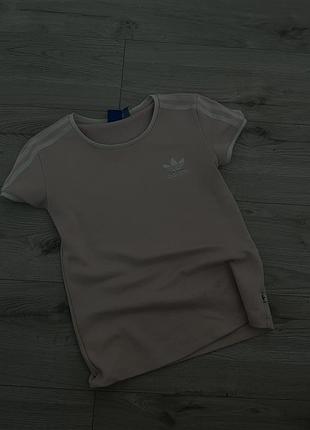 Оригінальна футболка adidas на розмір s-m