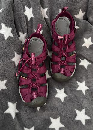 Keen whisper сандалі босоніжки 38,5
