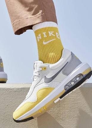 Стильні кросівки унісекс nike air