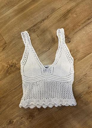 В’язаний кроп-топ zara в стилі кроше (crochet)