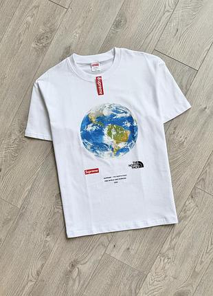 Футболка the north face supreme колаборація
