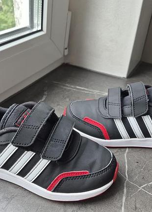 Кроссовки adidas