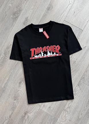 Футболка чорного кольору thrasher