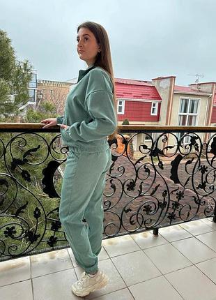 Норма та батал 🔥 вельветовий прогулянковий костюм штани джогери з кишенями до манжетів та кофта зіп на змійці з кишенями