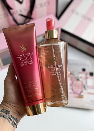 Спрей та лосьйон для тіла luscious kisses victoria’s secret
