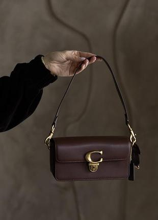 Женская сумка coach studio baguette коричневая