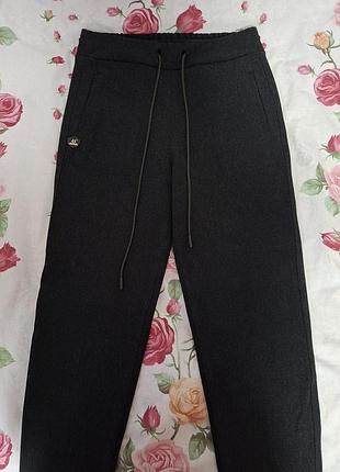Жіночі класичні брюки