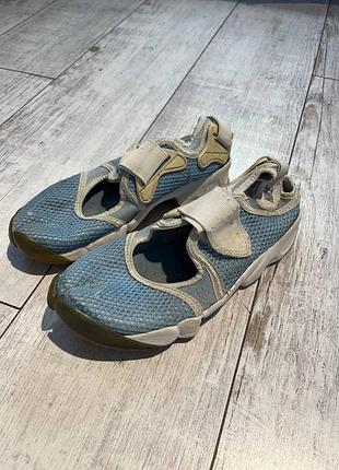 Рідкісні жіночі кросівки nike rift 39