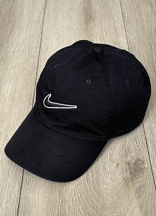 Чорна кепка nike nsw
