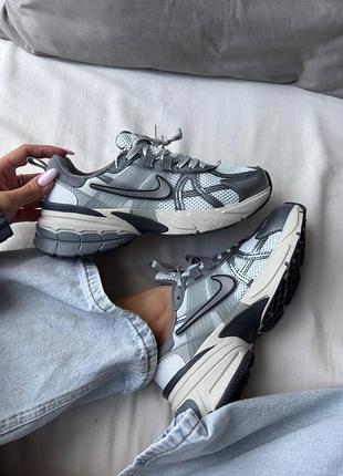 Nike runtekk v2k summit white metalic silver/найк рантек в2к самит бело металлические с серебристым 36 37 38 39 40 41 42 43 44 45