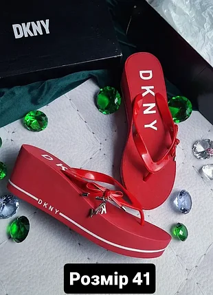 Dkny оригінал червоні сандалії в'єтнамки на платформі