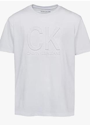 Белая футболка с рельефной надписью  calvin klein, оригинал