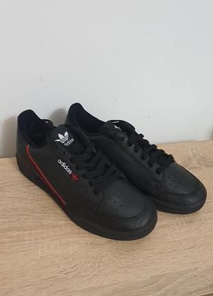 Кроссовки adidas 39