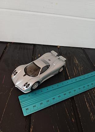 Коллекционная металлическая модель автомобиля pagani zonda c12s 1:43 deagostini моделька