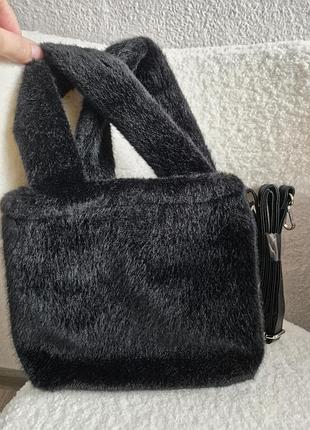 Меховая сумка тоут от бренда primark.