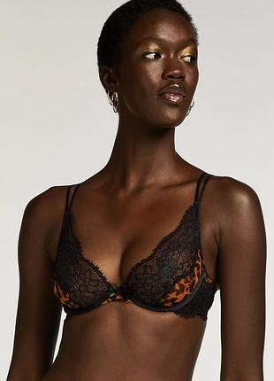 Бюстгальтер hunkemoller queen nyakim evie up 70e черный/caviar