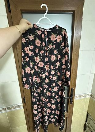 Плаття з рукавом