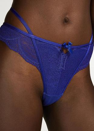 Трусики hunkemoller queen nyakim maisie string 3xl синій/clematis blue