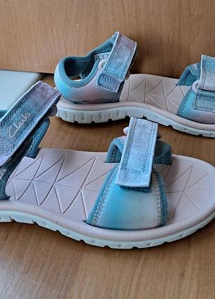 Сандалі босоніжки clarks p33,5