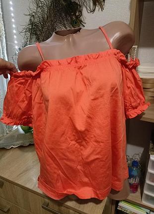 Женская футболка на плечах h&amp;m