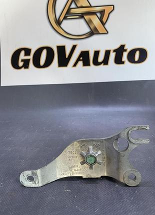 Кронштейн подлокотника audi a6 c5 4b0864283
