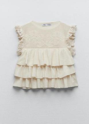 Топ с рюшами zara