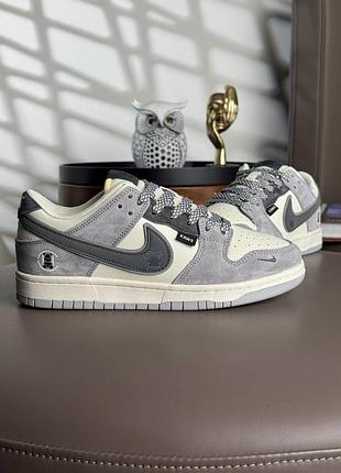 Жіночі кросівки nike sb dunk low x kaws grey beige