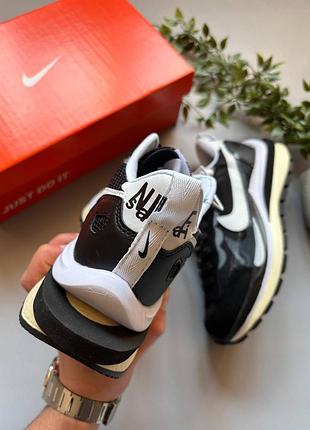 Nike vaporwaffle sacai black white