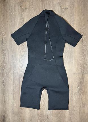 Чорний жіночий короткий гідрокостюм (shorty wetsuit), розмір s для серфінгу, сапів