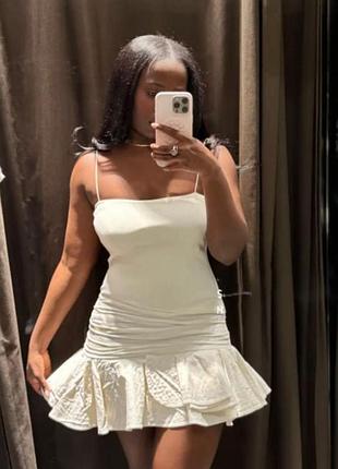 Жіноче коротке плаття на бретельках з обʼємним низом zara розмір xl