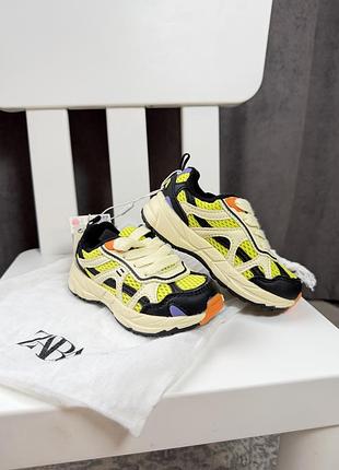 Дитячі кросівки zara