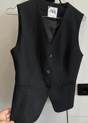 Жіноча жилетка zara чорна