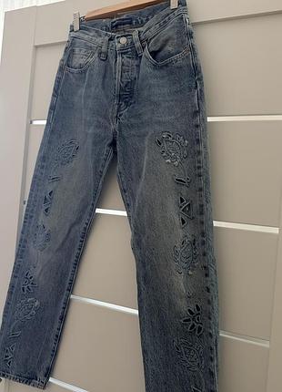 Джинси прямі/моми з малюнком від levi’s