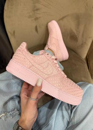 Стильні жіночі кросівки nike air force 1 low valentine's day pink