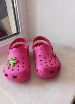 Підліткові крокси сабо шльопанці бренду crocs  made in italy  uk m 2 /w 4  eur 33-34