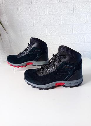 Детские водостойкие трекинговые ботинки columbia newton ridge amped black red bc1016-010