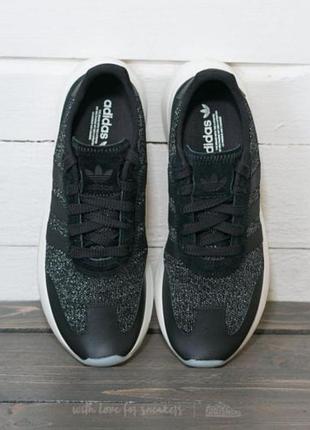 Кросівки від adidas