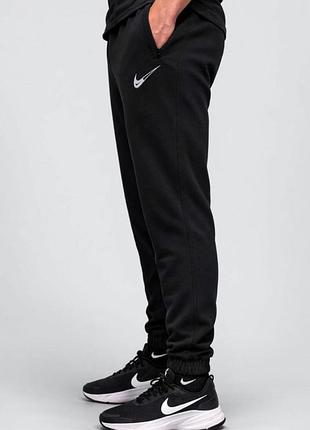 Продам стильні та якісні спортивні штани nike. ідеальний варіант на весну