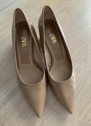 Нові  туфлі zara