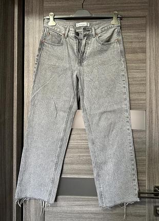 Базові джинси stradivarius 38