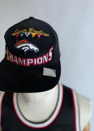 Кепка чоловіча nfl vintage в чорному кольорі