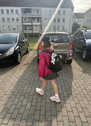 Куртка вітровка