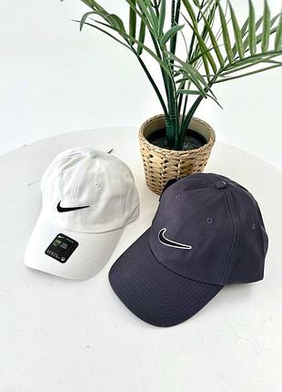 Кепка nike з логотипом