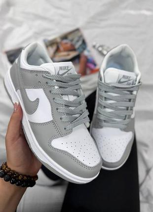 Женские кроссовки nike sb dunk low grey
